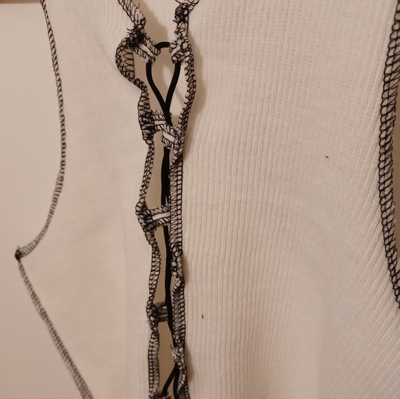 White Razor Back Crop Top - Picture 3 of 4